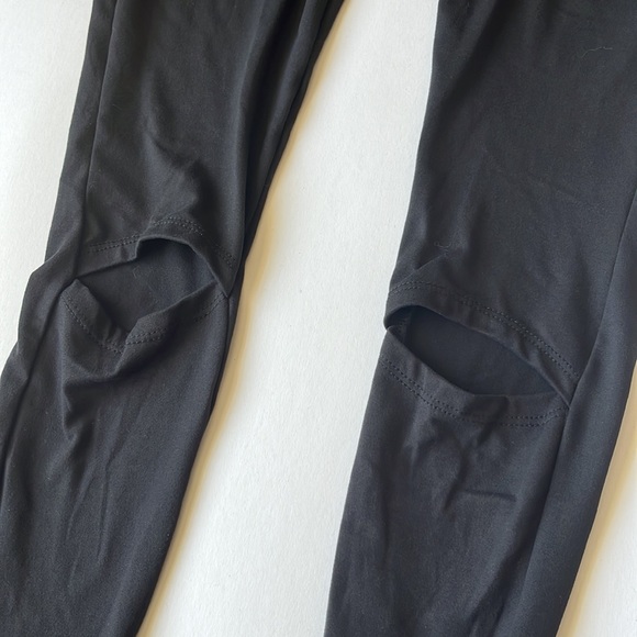 Fashion Nova Knee Slit Leggings - Picture 6 of 11